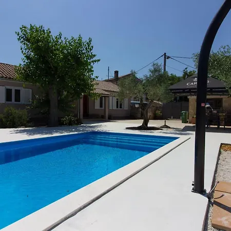 別荘 Aqua Mit Pool By Interhome *