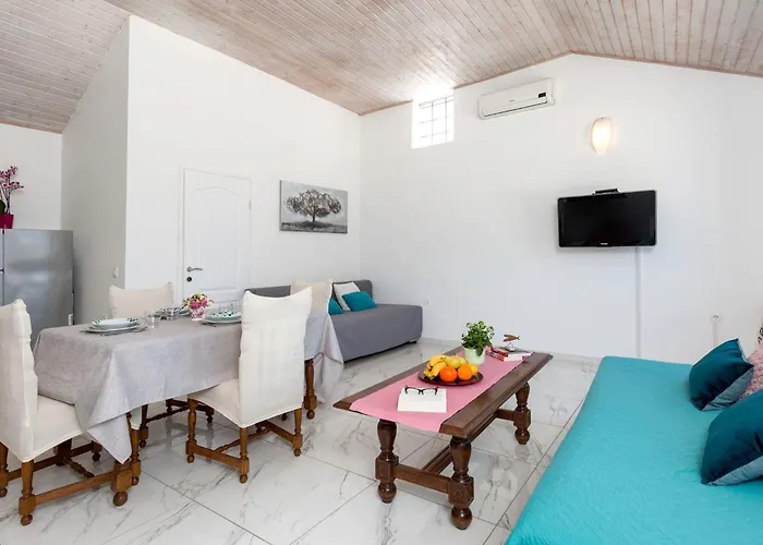 Сasa de vacaciones Aqua Mit Pool By Interhome *